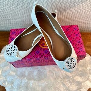 Tory Burch Mini Miller Matte White Flats Size 7 1/2 M New in Box